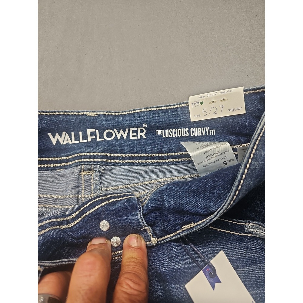 Wallflower Womens Jeans Size 5/27(30x32) Luscious Curvy Fit Bootcut - Picture 10 of 14